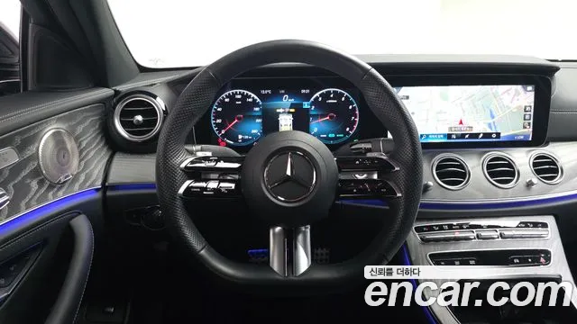 Mercedes-Benz E-Class 2023 — фото 12