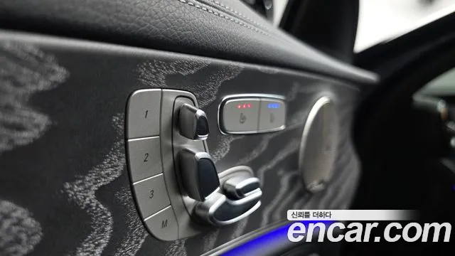 Mercedes-Benz E-Class 2023 — фото 17