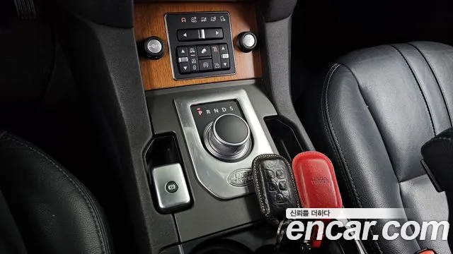 Land Rover Discovery 2015 — фото 9