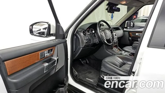 Land Rover Discovery 2015 — фото 10
