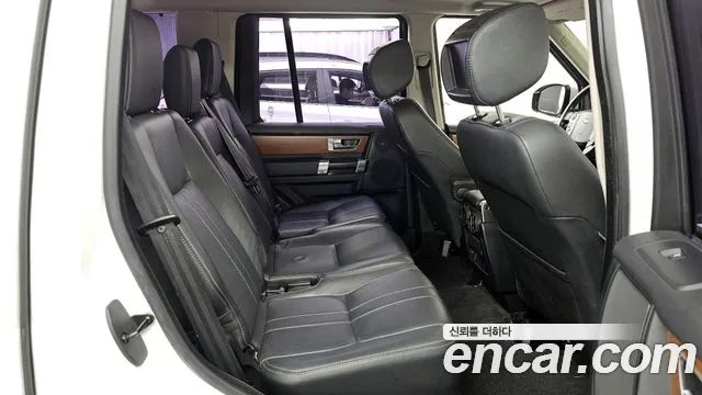 Land Rover Discovery 2015 — фото 12