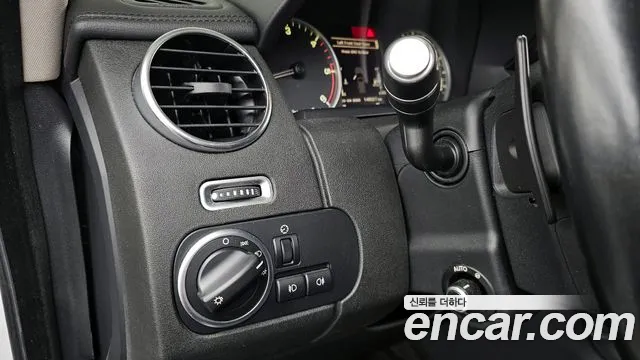 Land Rover Discovery 2015 — фото 14