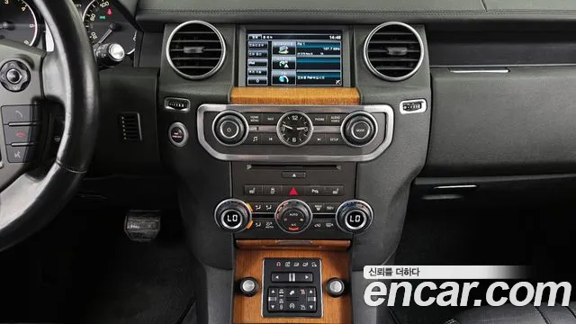 Land Rover Discovery 2015 — фото 15