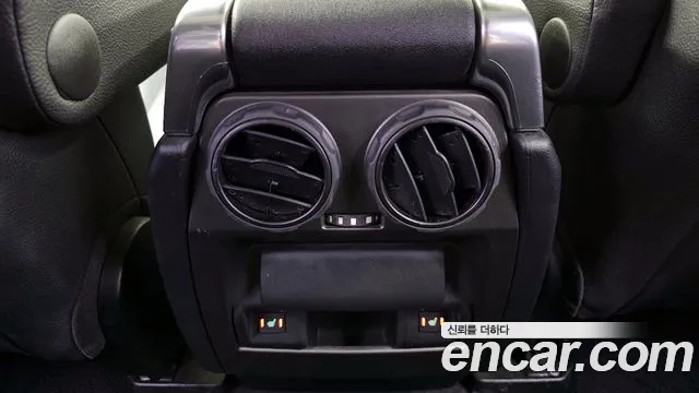 Land Rover Discovery 2015 — фото 18