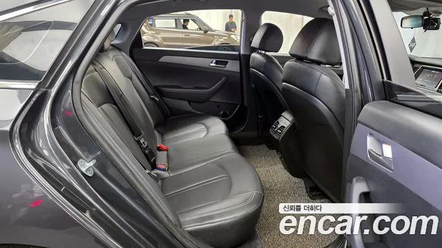 Hyundai Sonata 2019 — фото 12
