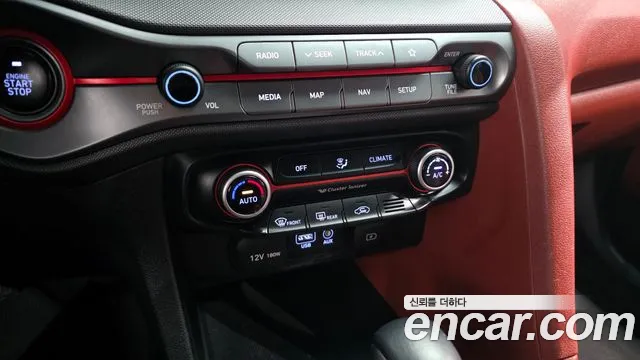 Hyundai Veloster 2019 — фото 18
