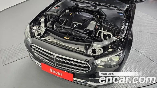 Mercedes-Benz E-Class 2022 — фото 6