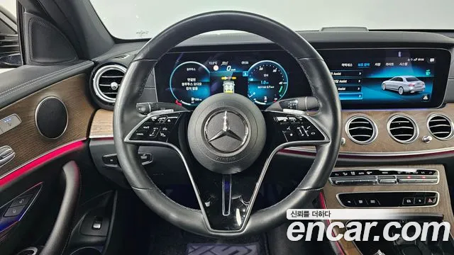 Mercedes-Benz E-Class 2022 — фото 13