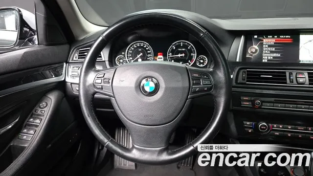 BMW 5-Series 2016 — фото 13
