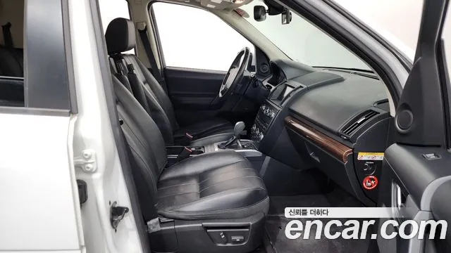 Land Rover Freelander 2013 — фото 11