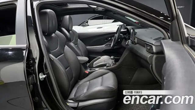 Hyundai Veloster 2019 — фото 10