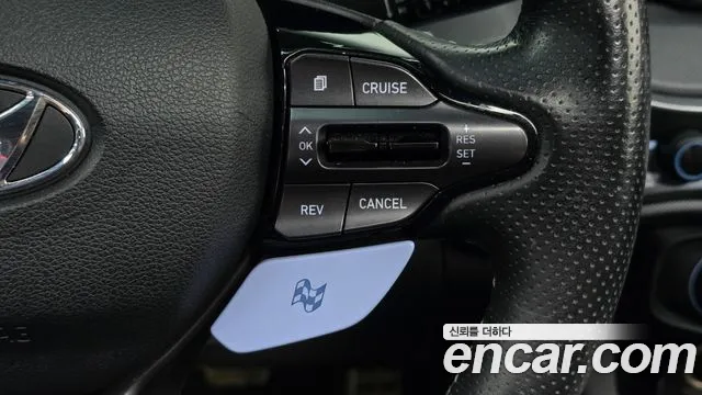 Hyundai Veloster 2019 — фото 14