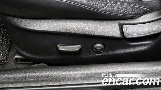 Hyundai Veloster 2019 — фото 18