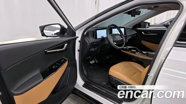 Kia EV6 2022 — фото 10