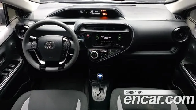 Toyota Prius 2019 — фото 7