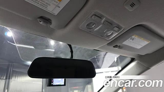 Toyota Prius 2019 — фото 19