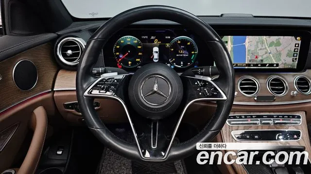 Mercedes-Benz E-Class 2021 — фото 13