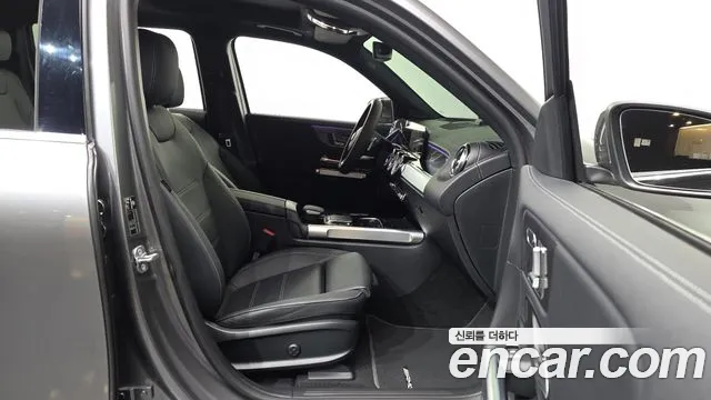Mercedes-Benz EQB 2023 — фото 11