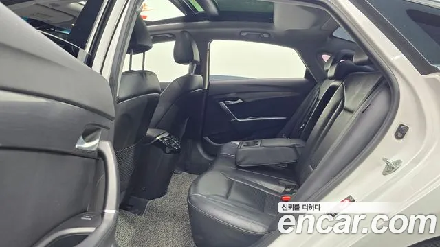 Hyundai i40 2014 — фото 11