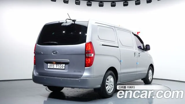 Hyundai Starex 2017 — фото 2