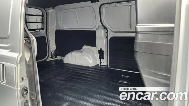 Hyundai Starex 2017 — фото 12
