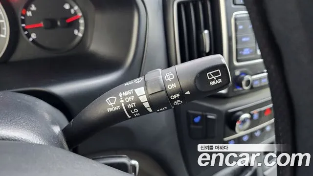 Hyundai Starex 2017 — фото 19