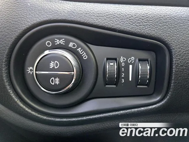 Jeep Renegade 2018 — фото 14