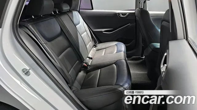 Hyundai Ioniq 2019 — фото 12
