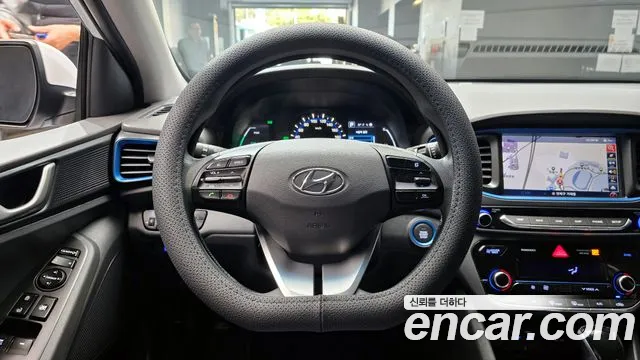 Hyundai Ioniq 2019 — фото 14
