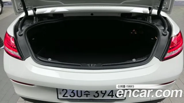 Mercedes-Benz C-Class 2020 — фото 20