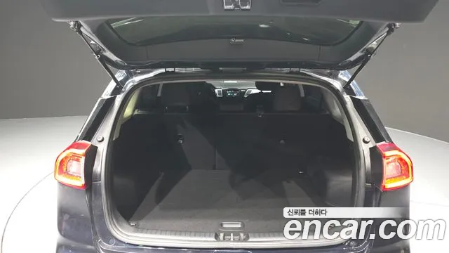 Kia Niro 2020 — фото 20