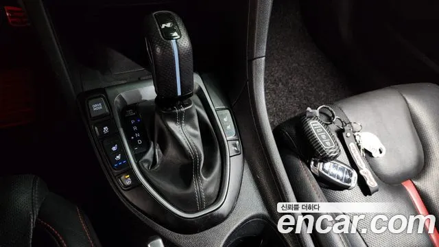 Hyundai Veloster 2019 — фото 9