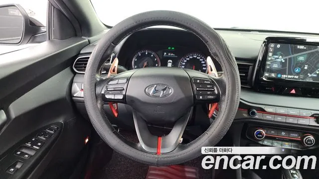 Hyundai Veloster 2019 — фото 13
