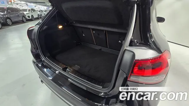 Mercedes-Benz GLA-Class 2023 — фото 10