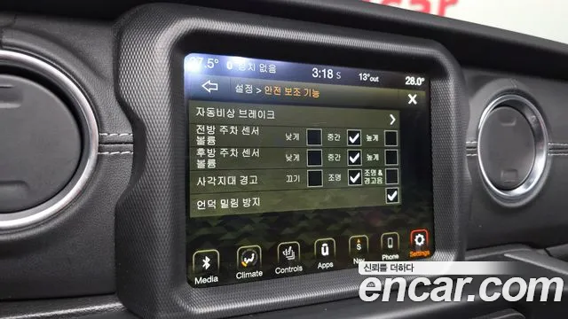 Jeep Wrangler 2022 — фото 15