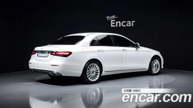 Mercedes-Benz E-Class 2021 — фото 2