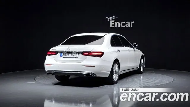Mercedes-Benz E-Class 2021 — фото 4