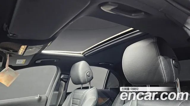 Mercedes-Benz E-Class 2021 — фото 19