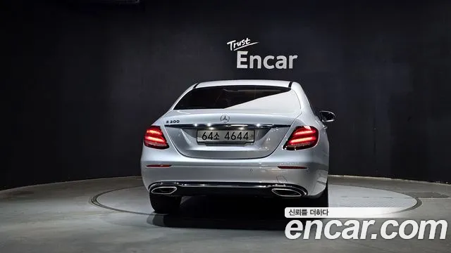 Mercedes-Benz E-Class 2018 — фото 4