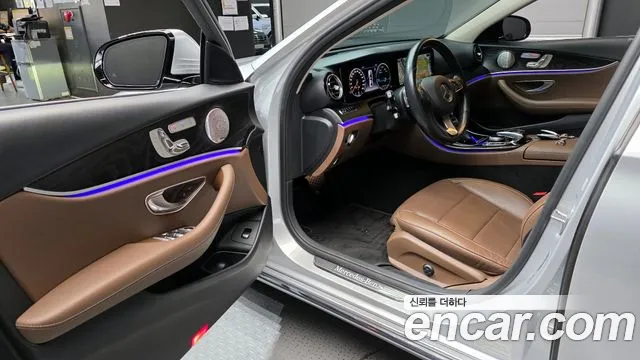 Mercedes-Benz E-Class 2018 — фото 11