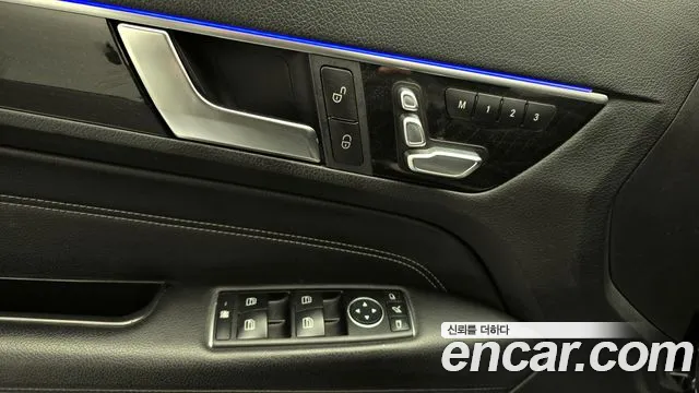 Mercedes-Benz E-Class 2017 — фото 16