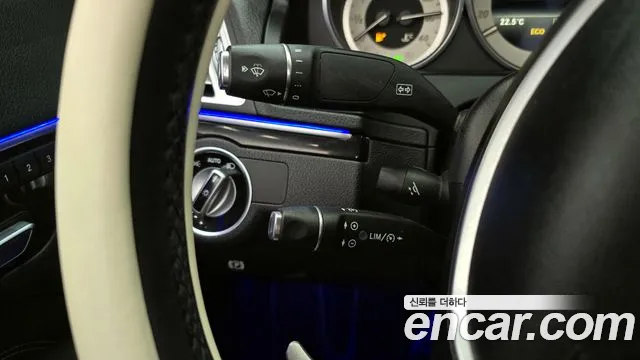 Mercedes-Benz E-Class 2017 — фото 18