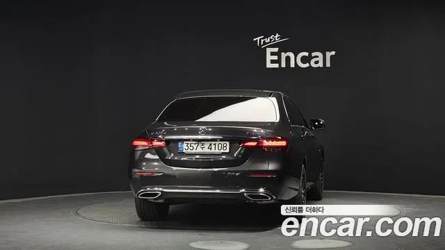 Mercedes-Benz E-Class 2021 — фото 4