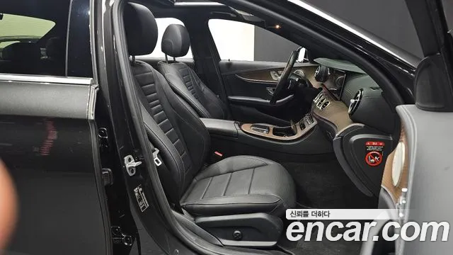 Mercedes-Benz E-Class 2021 — фото 10
