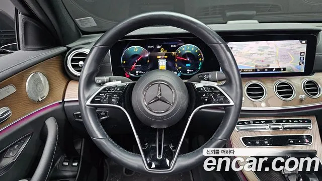Mercedes-Benz E-Class 2021 — фото 13