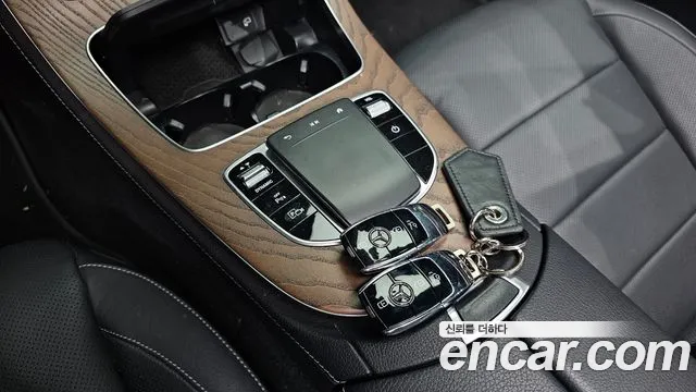 Mercedes-Benz E-Class 2021 — фото 18