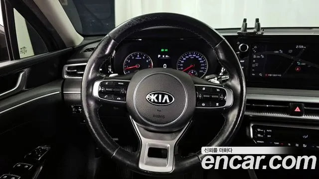 Kia K5 2020 — фото 13