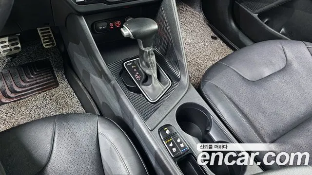 Kia Niro 2017 — фото 9