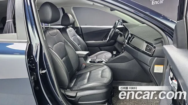 Kia Niro 2017 — фото 10