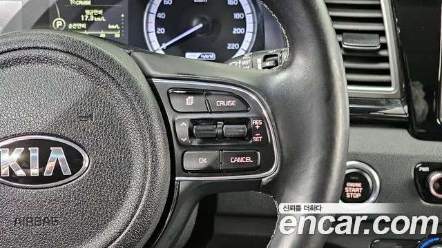 Kia Niro 2017 — фото 18